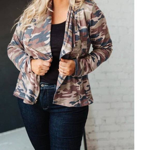 Camo Hideout Jacket by Andree' by Unit 3X - Picture 8 of 12